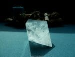 Octaèdre en cristal de roche vue A