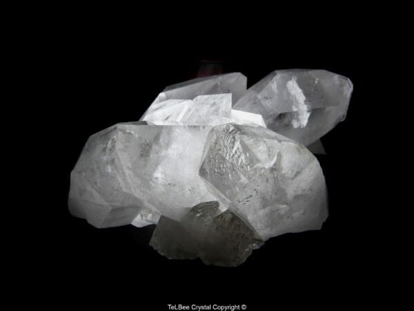 Druse en cristal de roche sur présentoir médiator